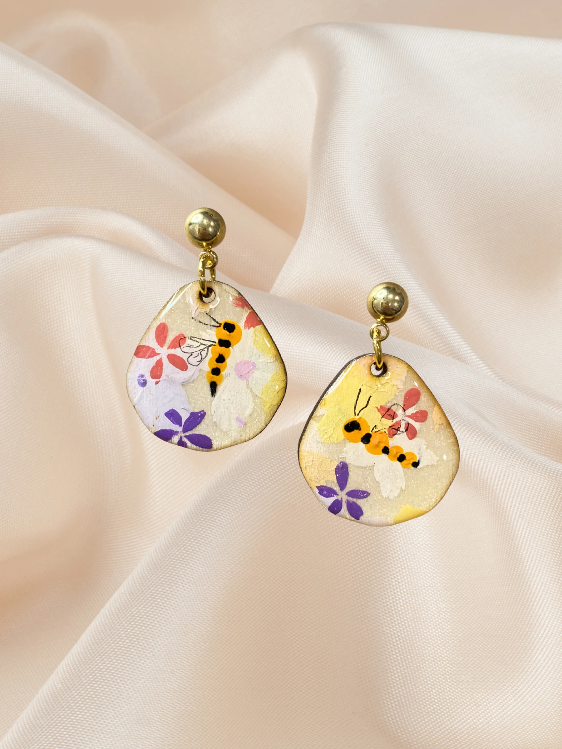DANGLES